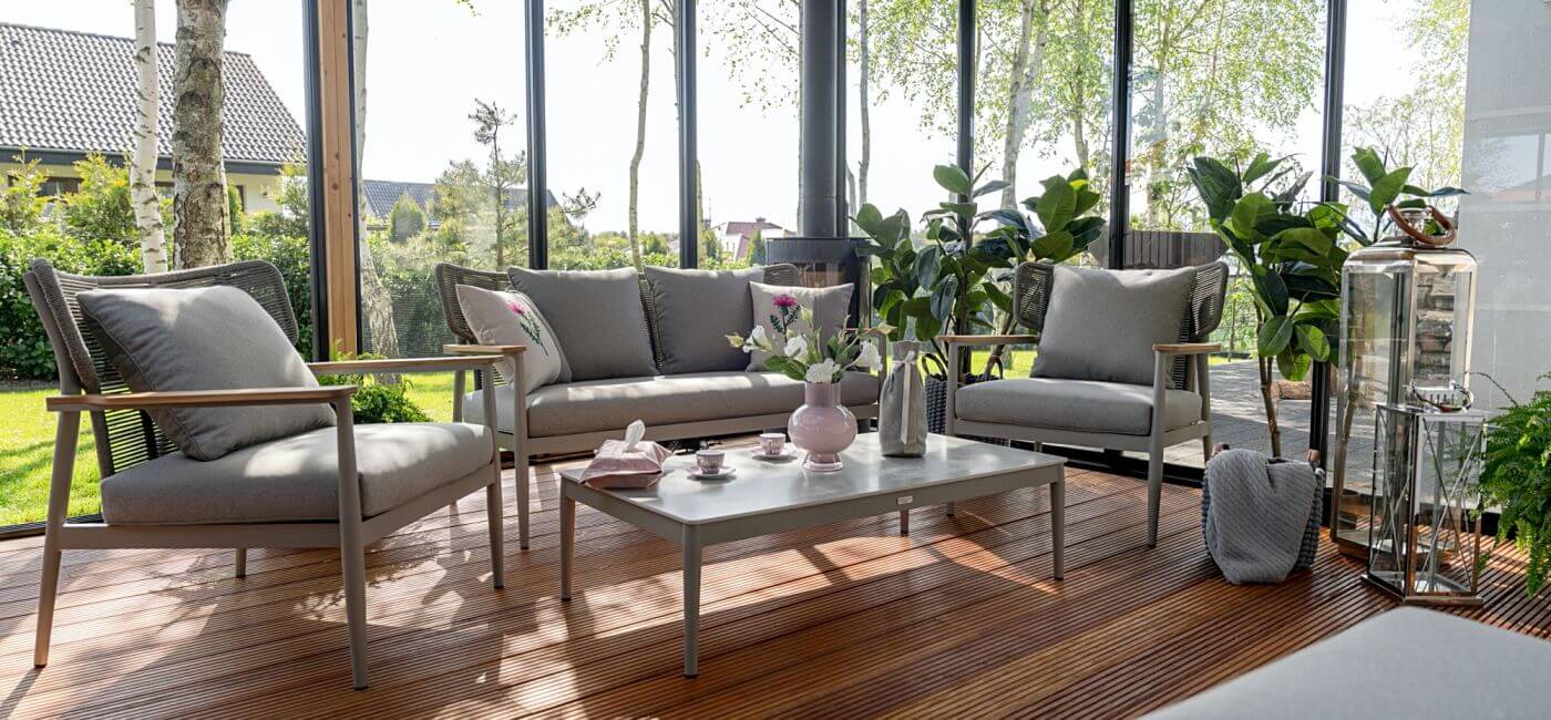 czy warto inwestować w droższe meble ogrodowe