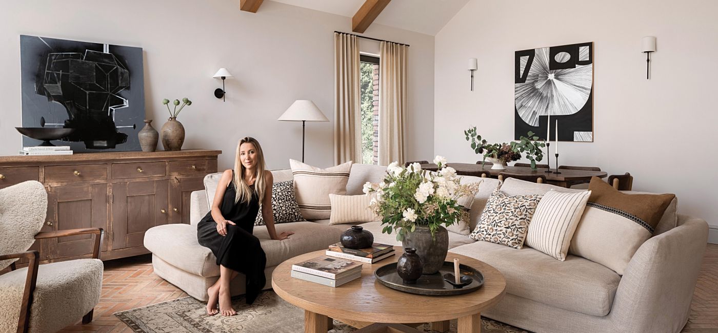 dom jak mazurska stodoła - z drewnem i postarzaną cegłą