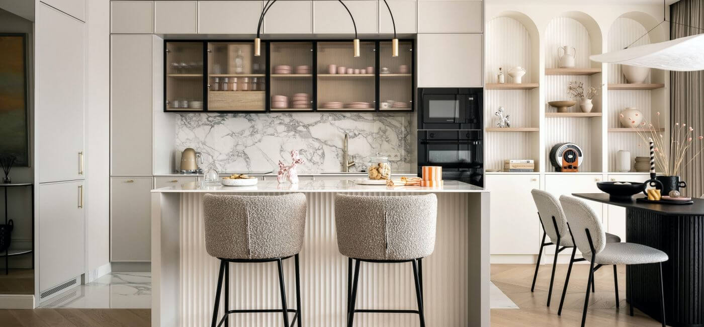 Klasyka i pastelowe akcenty w mieszkaniu