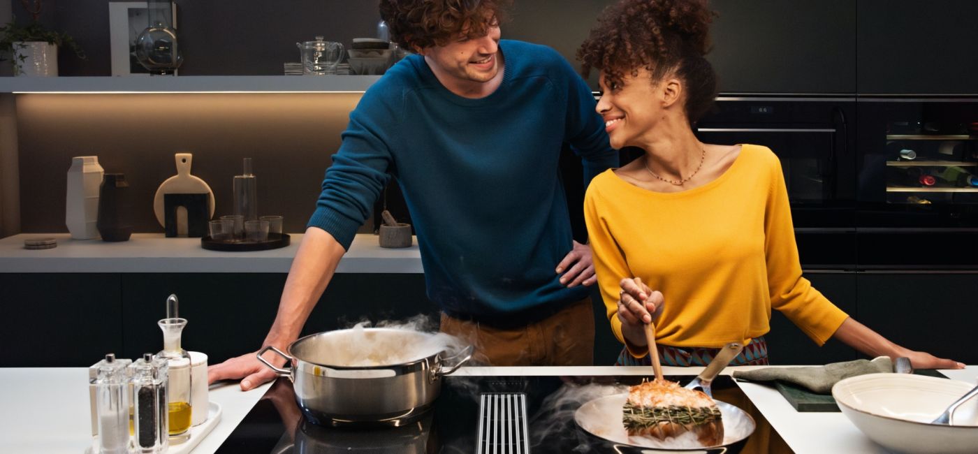 płyta indukcyjna ze zintegrowanym okapem