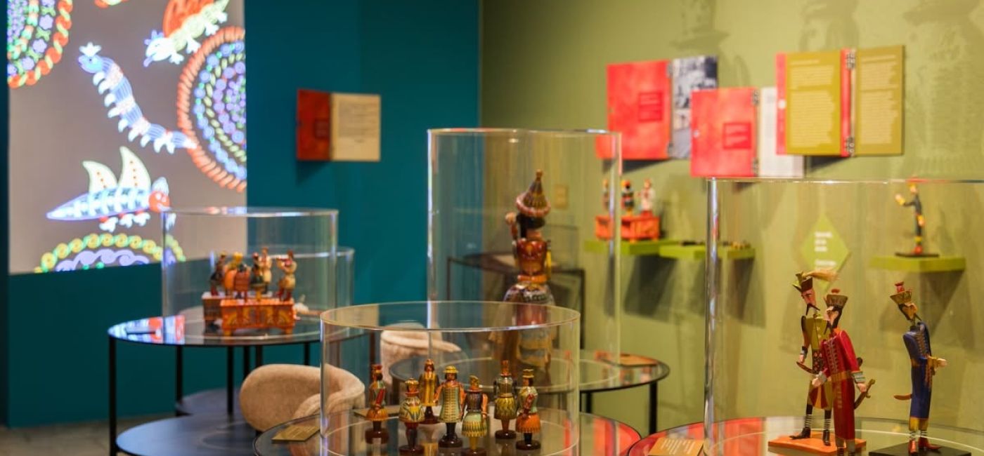 Aranżacja wystawy "Batikara. fantastyczna Józefa Kogut" w krakowskim Muzeum Etnograficznym
