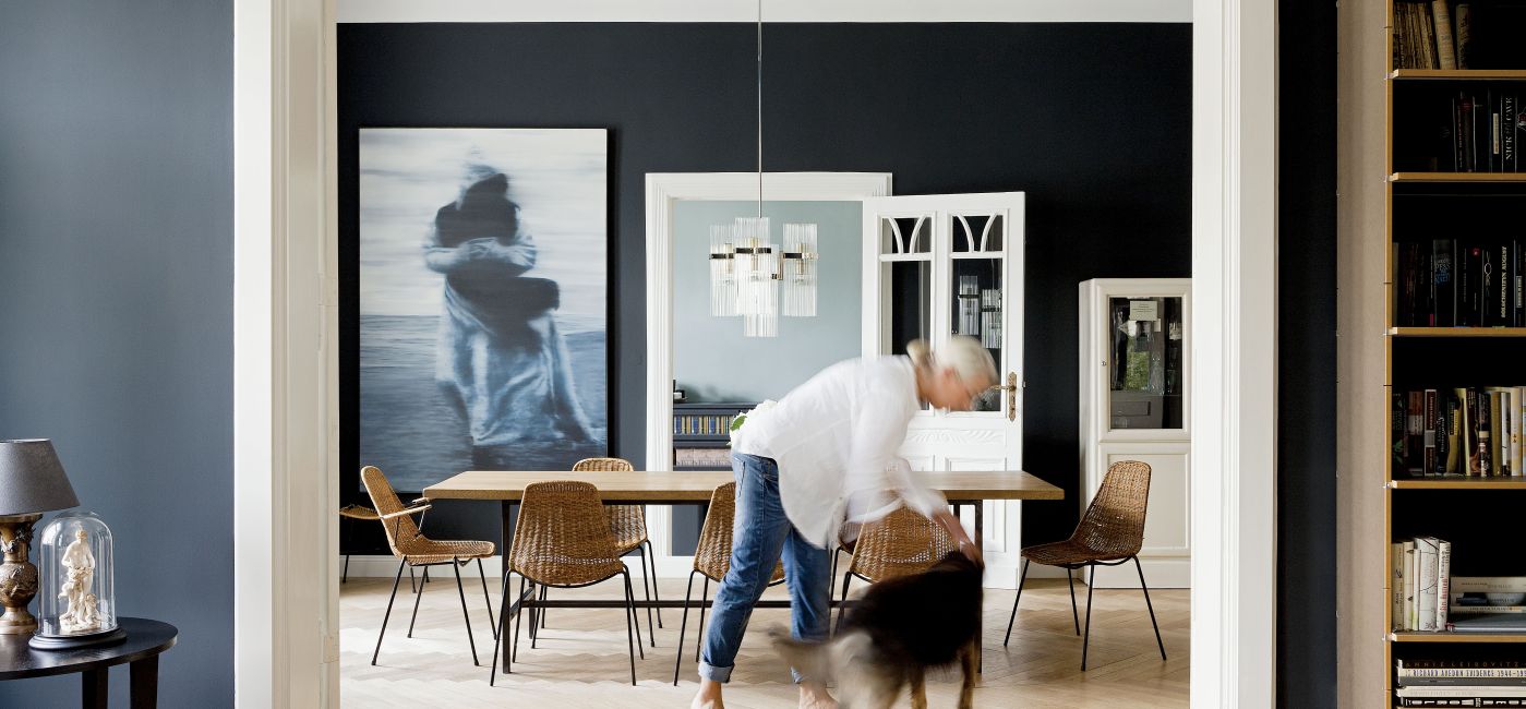 Czarno-biały apartament w berlińskiej kamienicy