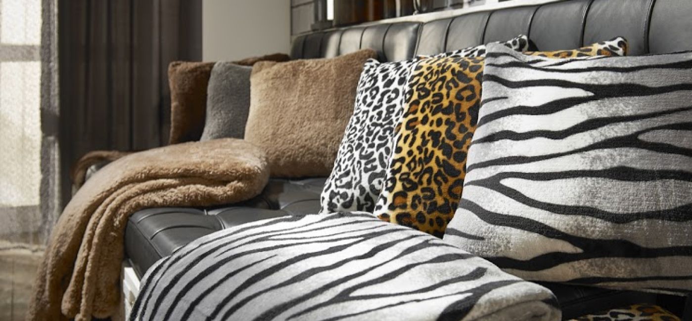 Brązowe i drewniane akcenty we wnętrzach przywołują na myśl uczucie komfortu i relaksu, ale są też symbolem stabilności i