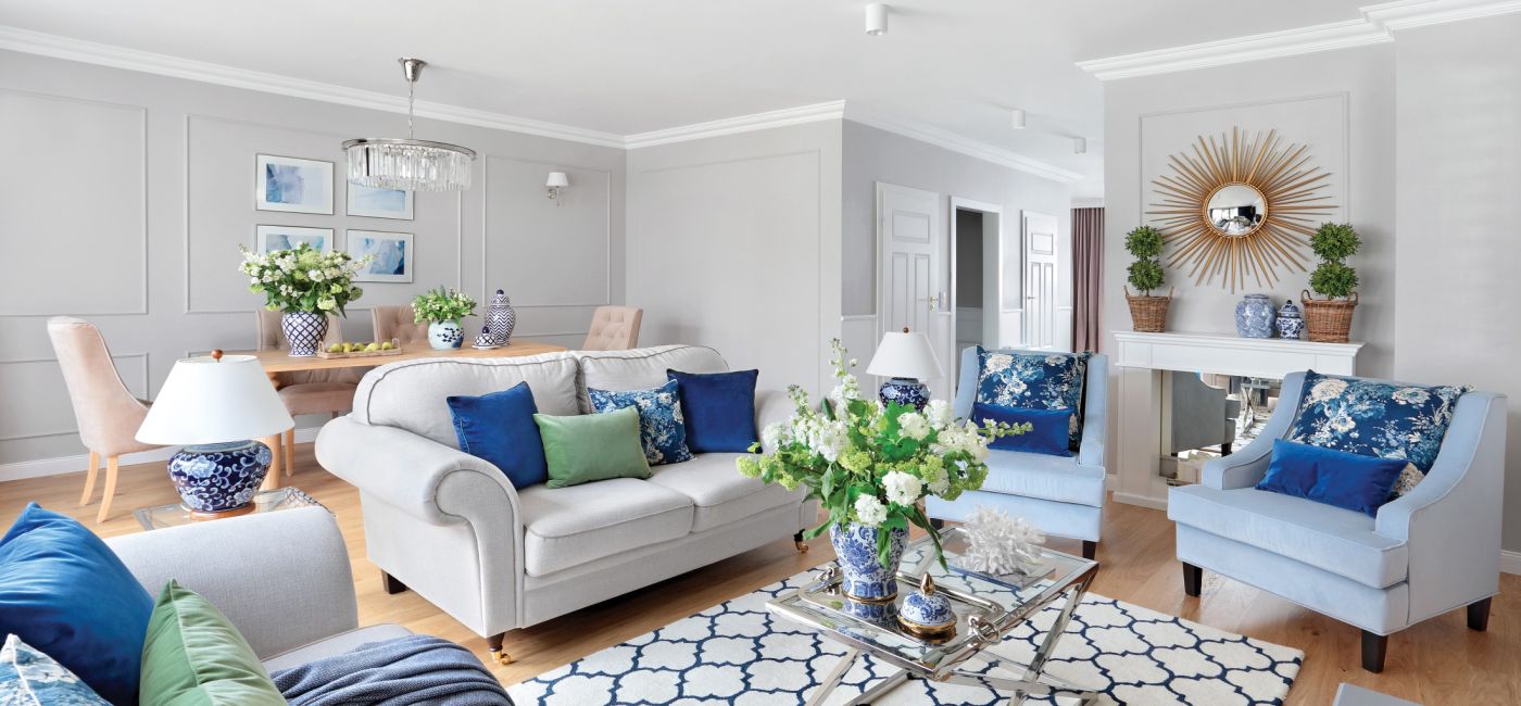 biały salon w stylu hampton