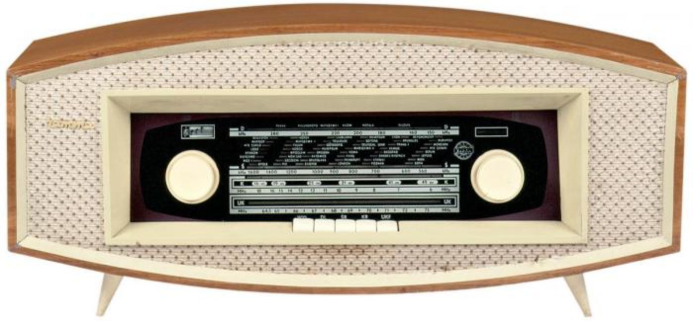 Odbiornik radiowy Ramona , projektu Jana Kowalczyka, producent – Zakłady Radiowe Diora w Dzierżonowie, 1964 r.,