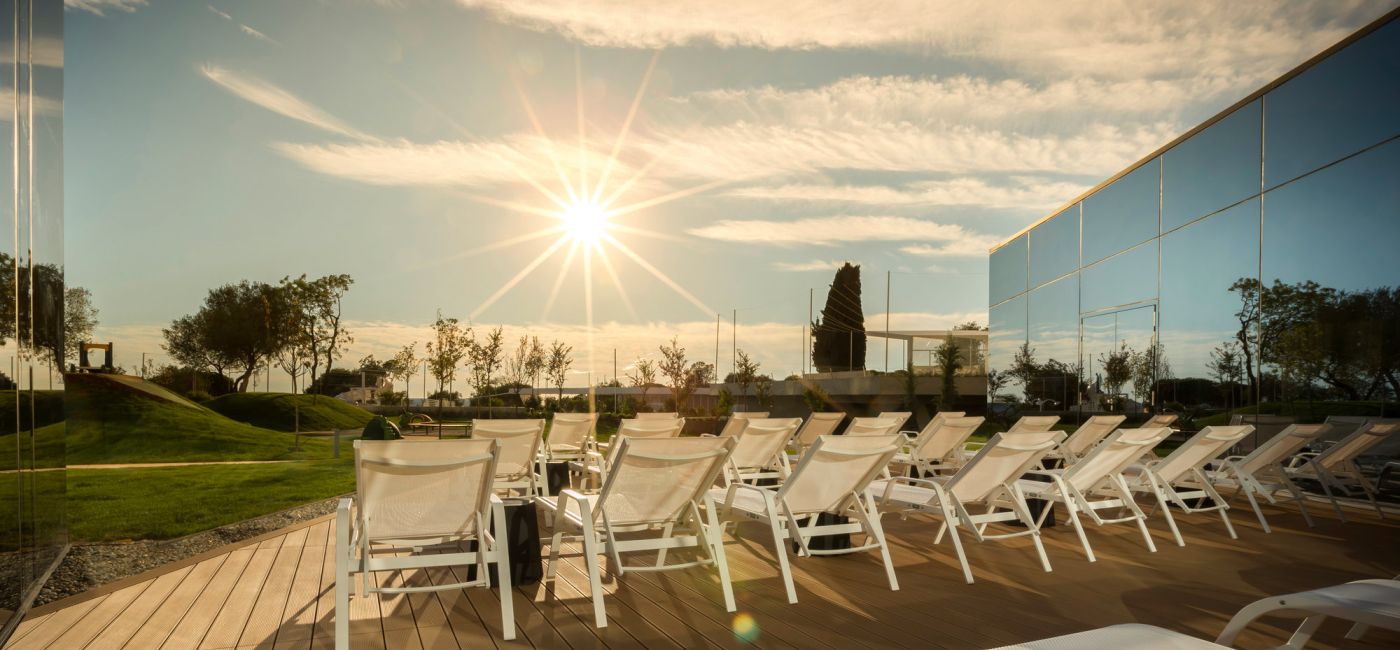 Piękny taras na wiosnę - jak go zaaranżować?