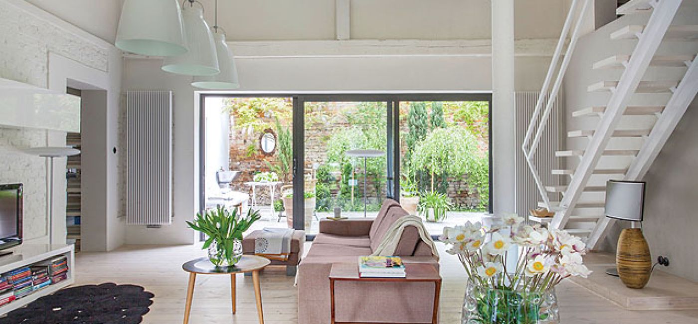 Poddasza, magazyny, stare fabryki – Jacek Kolasiński potrafi z nich wyczarować dizajnerskie perełki, bo lofty