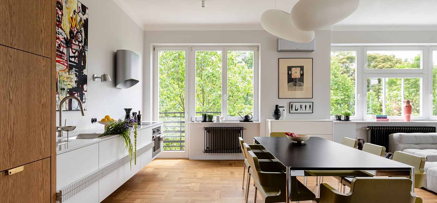 przedwojenna elegancja i współczesny design w mieszkaniu na Mokotowie