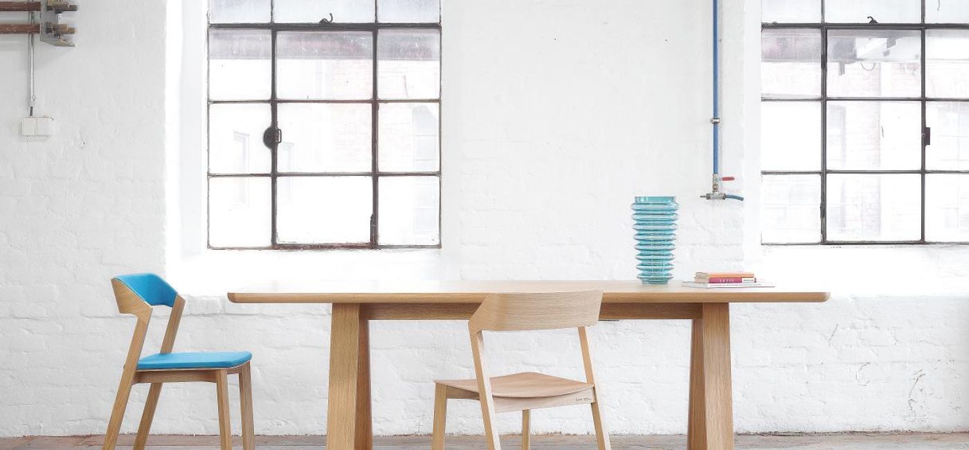 Stół Stelvio oraz krzesło Merano. TON