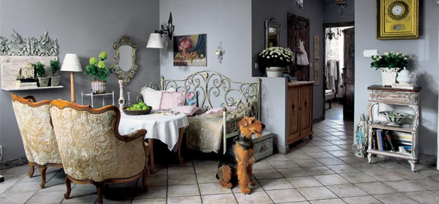 Styl rustykalny: szarości, przecierki, meble ze przeszłością – oto przepis na mieszkanie po francusku .