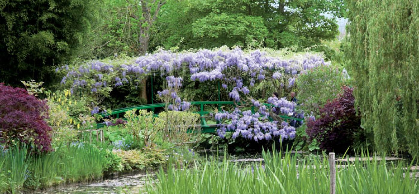 To ten mostek możemy podziwiać na płótnach Claude Moneta.
