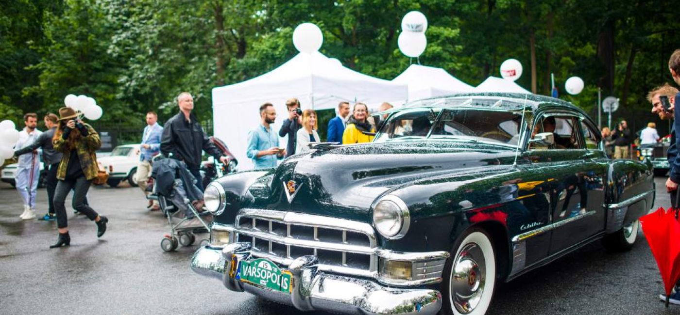 Varsopolis to święto dla entuzjastów historycznej motoryzacji i wyrafinowanego stylu. To połączenie najpiękniejszych