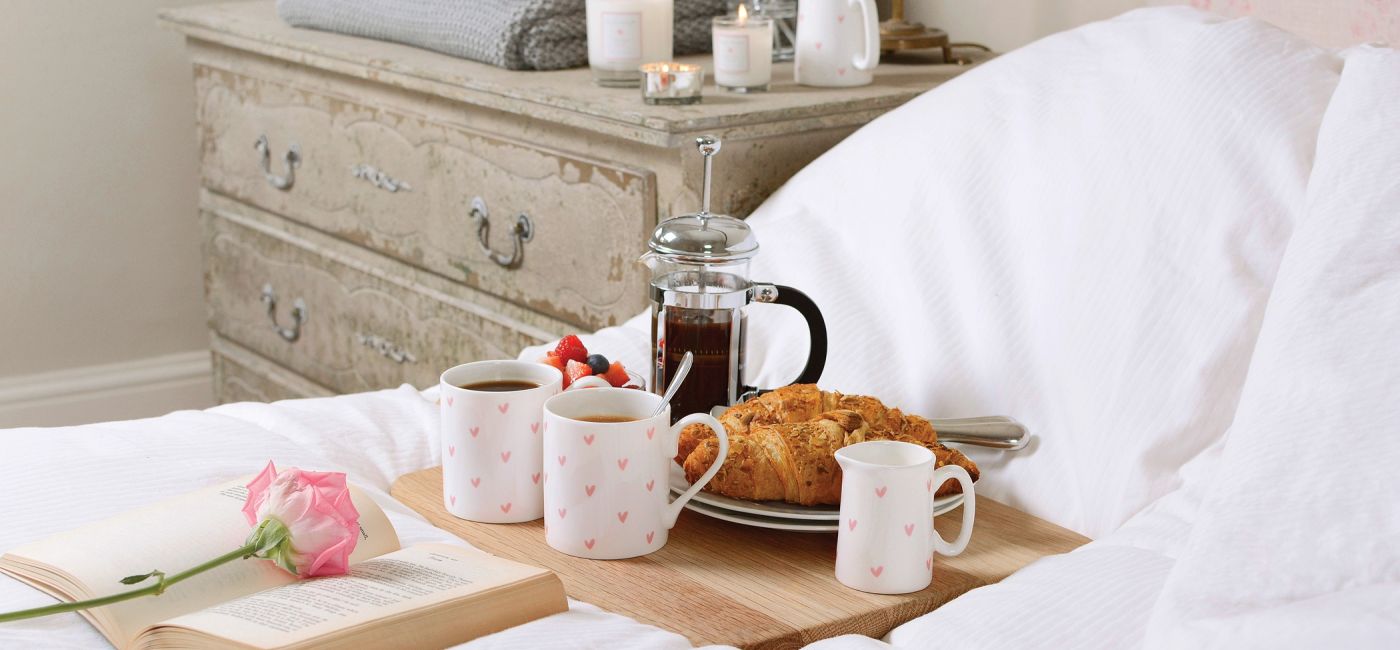 kubki do kawy i mlecznik