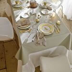 biało złota dekoracja stołu na przyjęcie