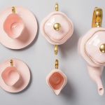 Serwis Anna Maria z różowej porcelany, ręcznie robiony i dekorowany 24 karatowym złotem, od 3700 zł, Fabryka Porcelany AS