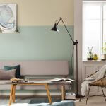 Dwa kolory ścian w salonie: aranżacja w odcieniach Flow i Trust, Beckers Designer Collection