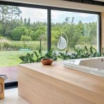 styl nowoczesny łazienka z drewnem