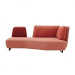 czerwona sofa do salonu