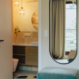 sypialnia gościnna z łazienką