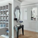 mały przedpokój w stylu glamour