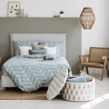 jak zadbać o porządek w sypialni