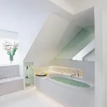 nowoczesna biała łazienka