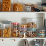 jak przechowywać żywność w kuchni