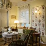 Żaluzje drewniane w stylu retro