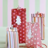 Gotowe torebki zawiń i przypieczętuj klipsem biurowym oraz pomysłową zawieszką.