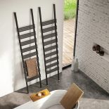 PIOLI, grzejnik-drabinka może być powieszony na ścianie albo o nią oparty, ANTRAXPOLSKA, kalmar.waw.pl