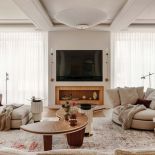 modne wieszanie firan w salonie