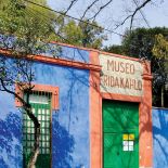 Muzeum Fridy Kahlo. Diego Rivera przekazał dom Casa Azul państwu w 1958 r.