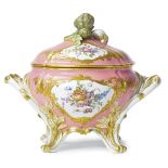 Waza na zupę, 1757 r. Słynny wzór: karczoch