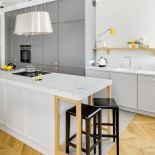 Nowoczesna klasyka we wnętrzu: jodełka i kryształy