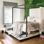 Zielona ściana dodaje wnętrzu sypialni głębi i relaksuje, planteddesign.com