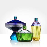 Ubierają domy w najpiękniejszą biżuterię z kryształów i ciętych luster, i marzą, żeby kiedyś zobaczyć ją w Pałacu Buckingham,