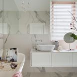 styl paryski biała łazienka