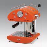 W stylu retro. ARIETE. AGD w śmiałych kolorach