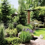 Altana w ogrodzie. Ogród zadumany