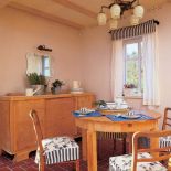 Ania połączyła motywy kwiatowe z bialo-niebieskimi pasami.