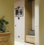 przedpokój w mieszkaniu urządzonym jak siedlisko