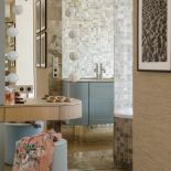 łazienka beżowo niebieska