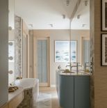 łazienka beżowo niebieska