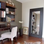 Apartament w parku nad stawem ma wszystkie zalety willi z ogrodem. Nowoczesny i wygodny.