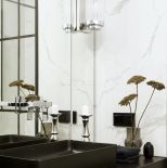 czarna umywalka w łazience