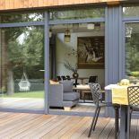 Dom przytulony do lasu: wygląda jak podkarpacka chata, ale urządzono go jak loft