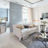 Przy braku pewności co do łączenia kuchni z salonem – można wstawić suwane drzwi. Fot. Aneta Tryczyńska (Weranda 12/2016)