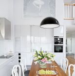 Gospodarze tej kuchni zdecydowali się ukryć sprzęt AGD. Fot. Aneta Tryczyńska (Weranda 6/2016).