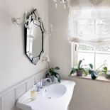 Romantyczna łazienka w stylu francuskim.