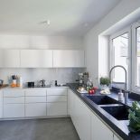 Architektura i las: nowoczesny dom z 65-metrowym tarasem